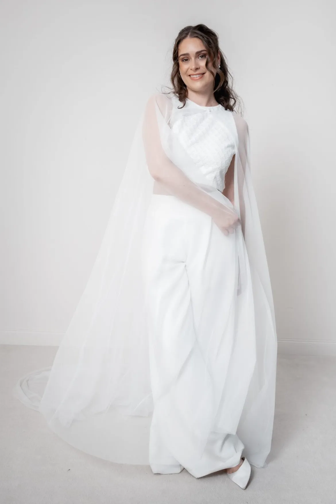 Braut Cape mit langer Schleppe – Oriana noni