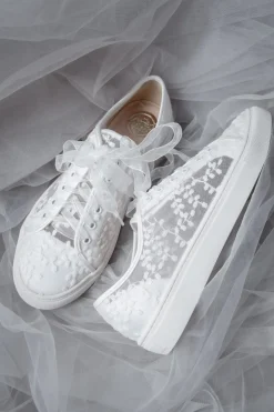 Braut Sneakers mit Spitze – Oakley | The Perfect Bridal Company