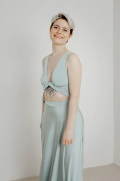 Grünes Brautjungfernkleid – Reverse Gown Sage Twobirds