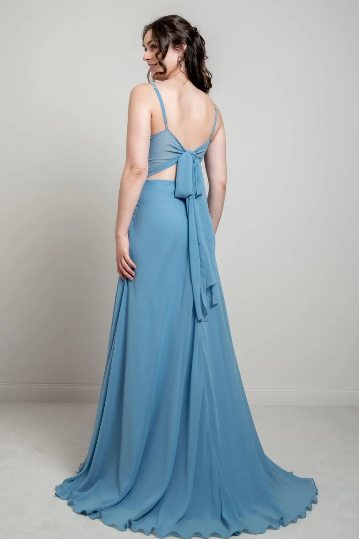 Hellblaues Abendkleid mit Rückendetail | Glam & Grace