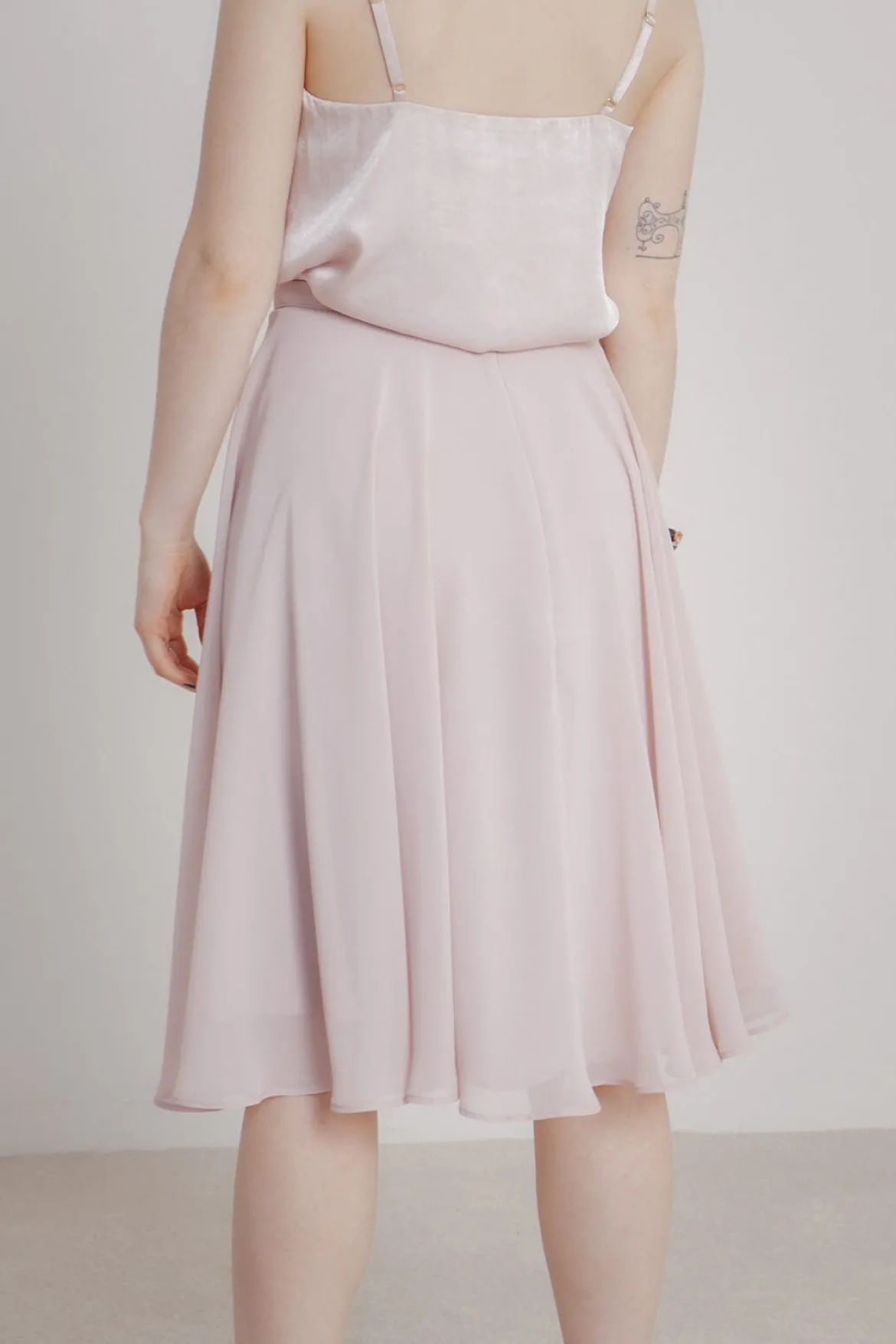 Kurzer Chiffonrock – Tulpa Rosé Sanna Lindström