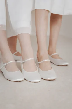 Mädchenballerinas mit Glitzerschnalle – Binx Ivory Satin