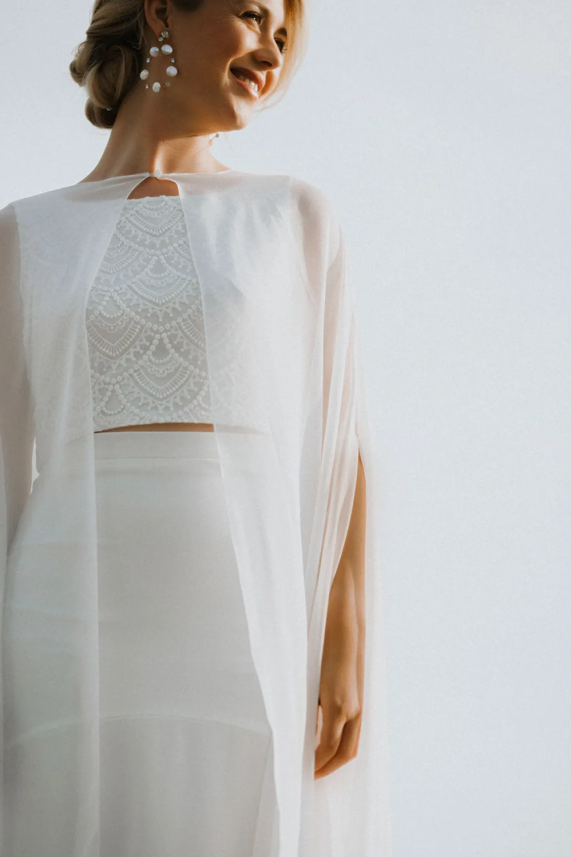 Showroom Only: Chiffon Braut Cape – Philia noni Selected