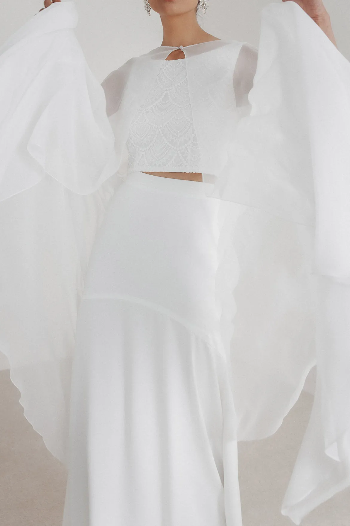 Showroom Only: Chiffon Braut Cape – Philia noni Selected