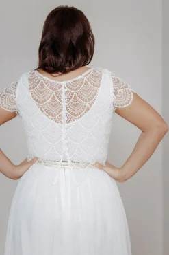 V-Ausschnitt Top aus Viskose-Seide in Ivory - noni Curvy